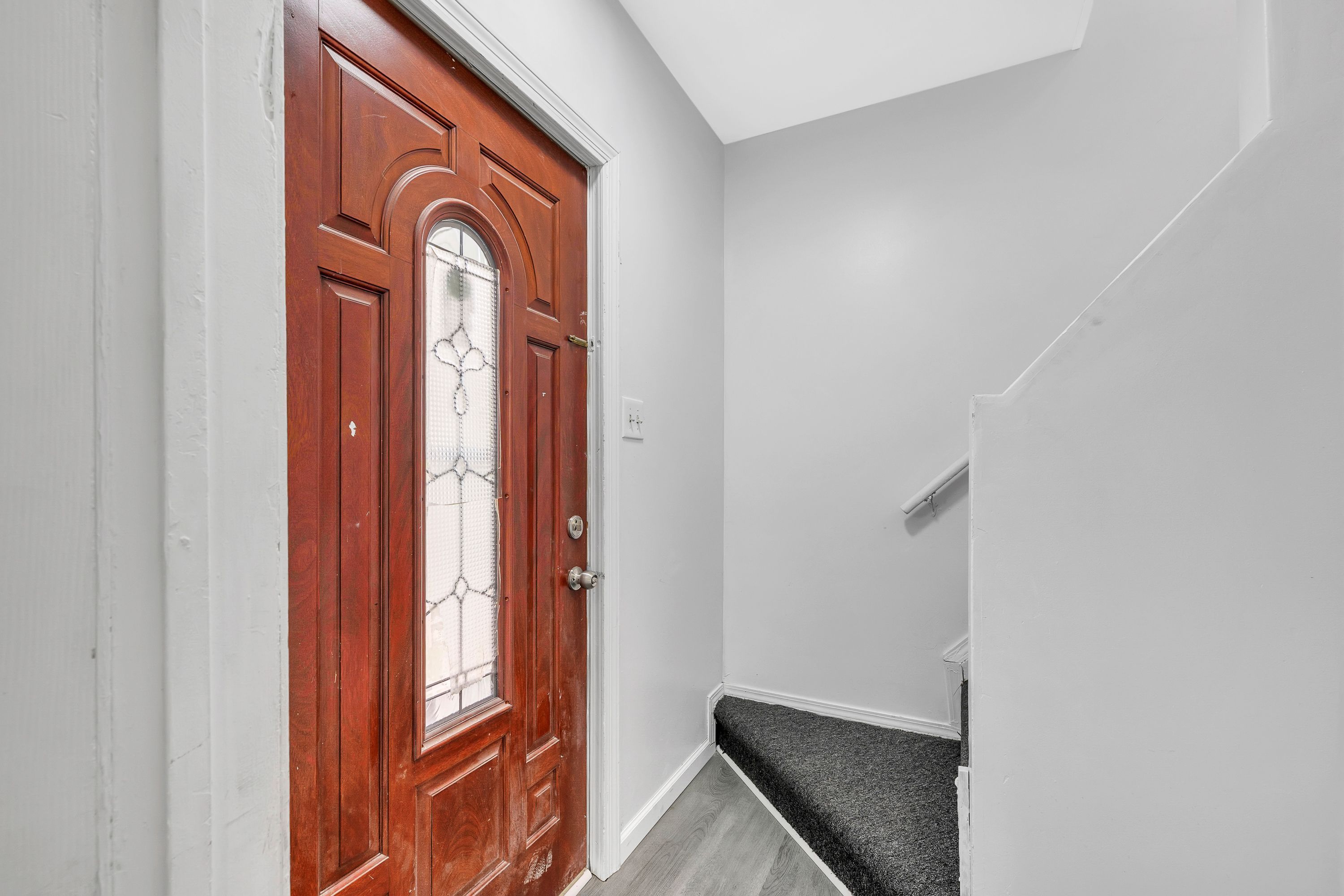 5281 MIDDLESEX Street