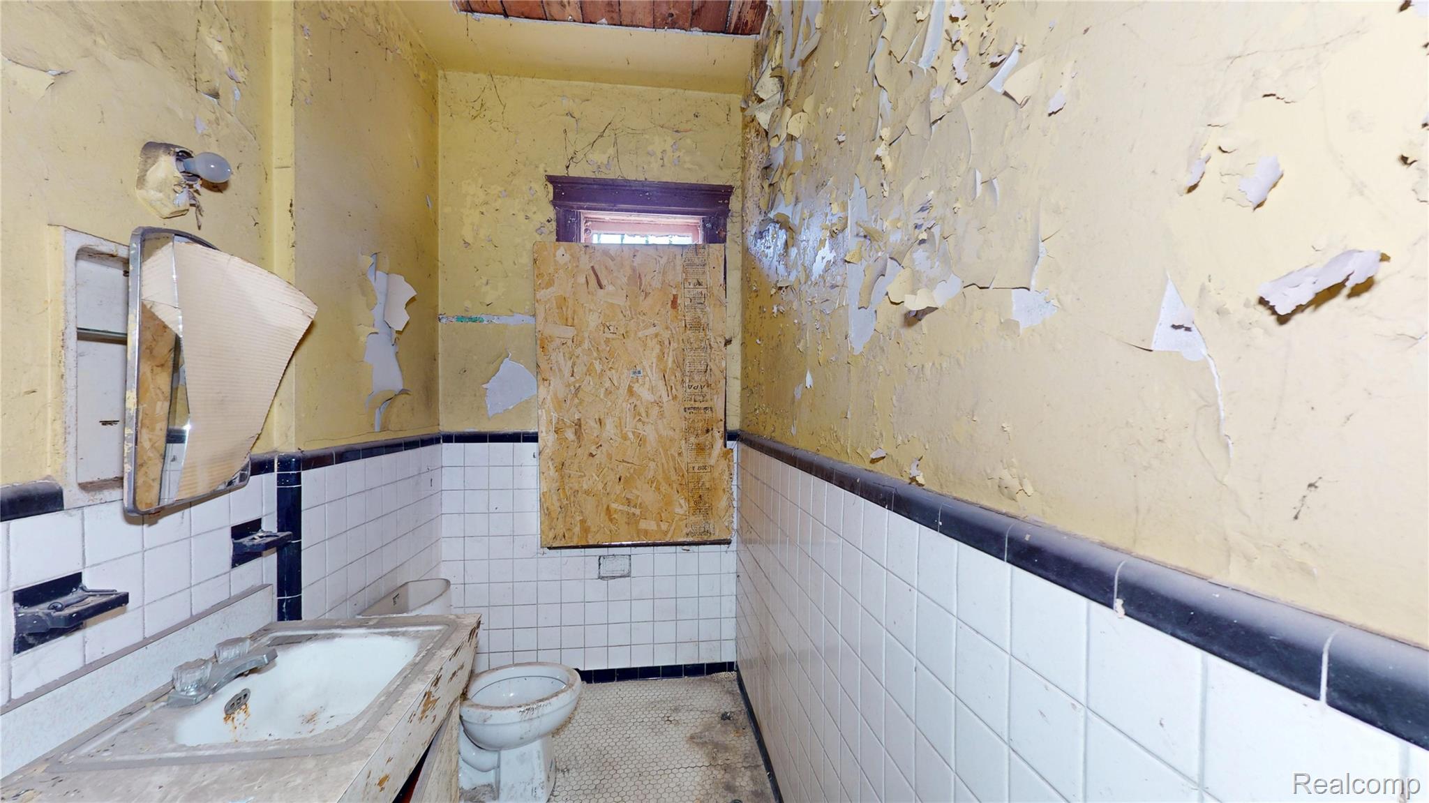 Detroit City, Michigan 48216, United States, 8 Bedrooms Bedrooms, ,4 BathroomsBathrooms,Residential,Active,214904