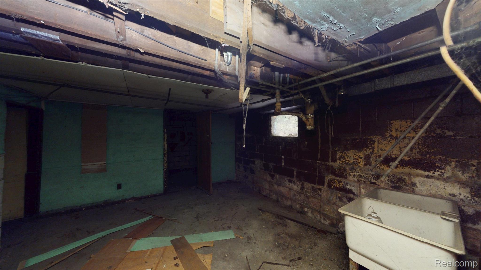 Detroit City, Michigan 48216, United States, 8 Bedrooms Bedrooms, ,4 BathroomsBathrooms,Residential,Active,214904