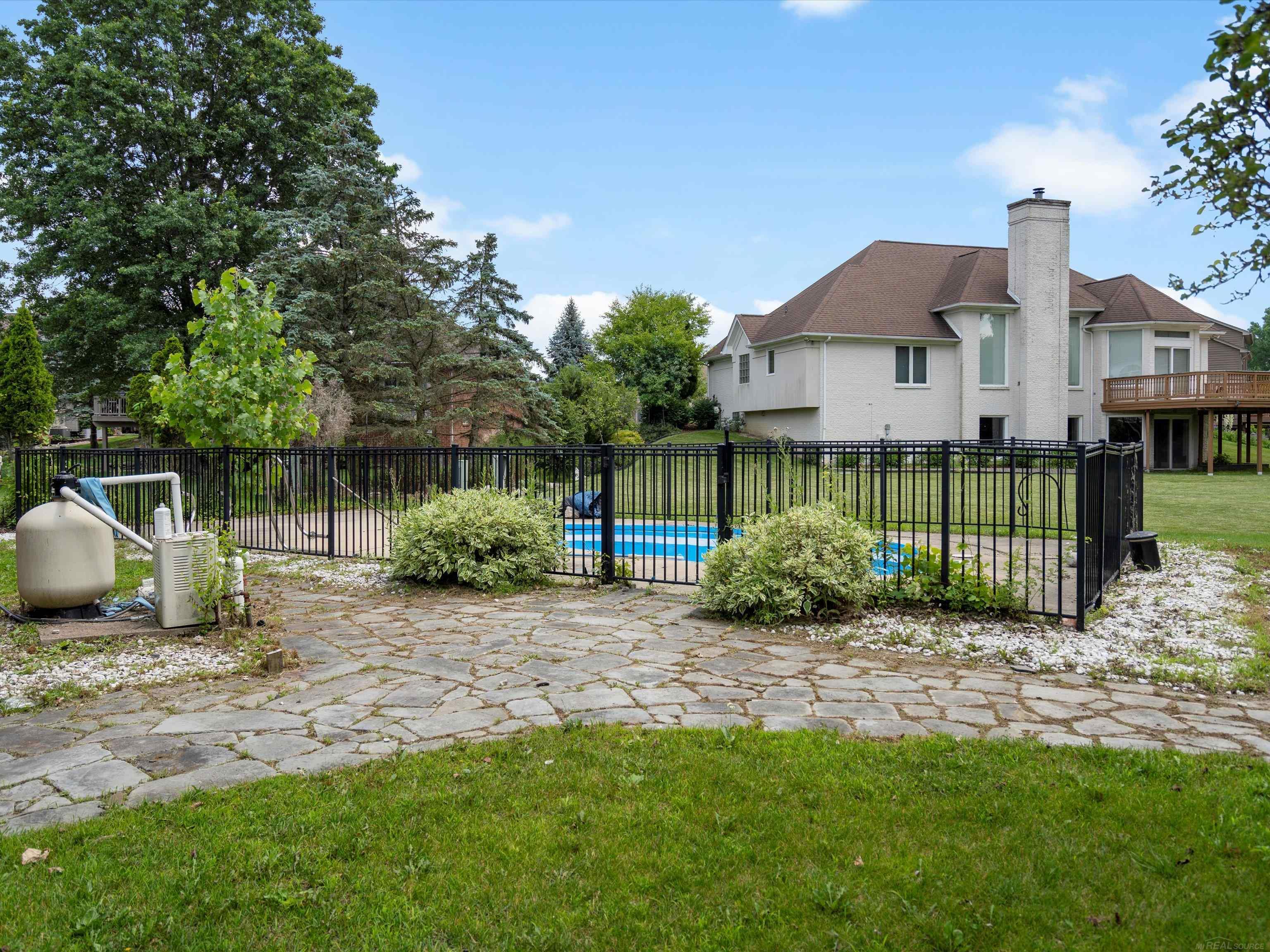 42328 Sheridan Court