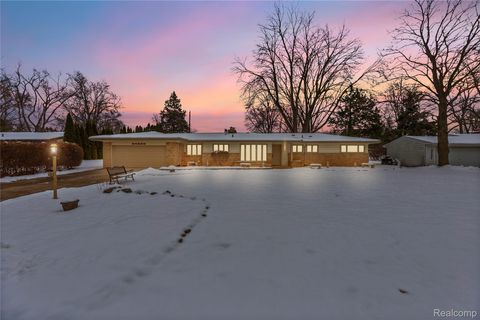 32336 Tareyton Street Farmington City MI 48334