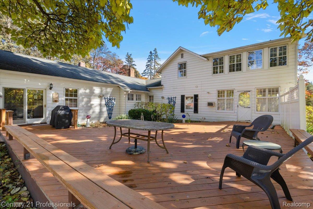 8051 Bridge Lake Road