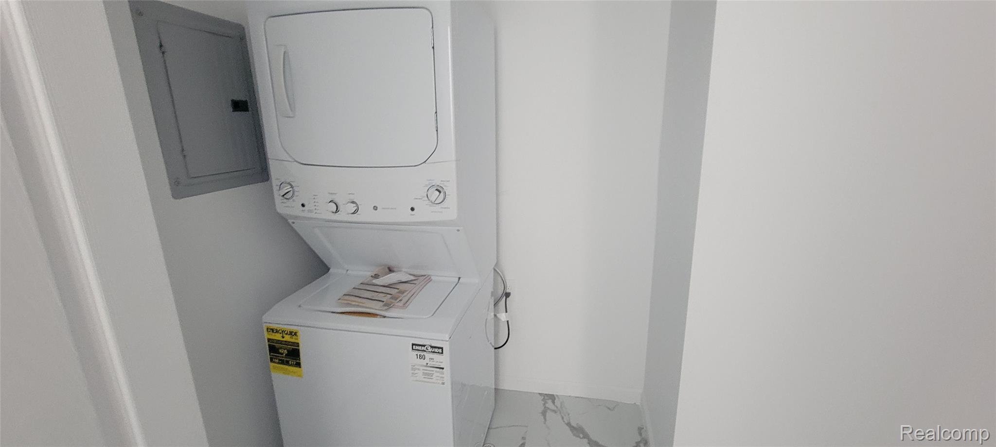 Clarkston, Michigan 48346, United States, 3 Bedrooms Bedrooms, ,2 BathroomsBathrooms,Residential,Active,256886