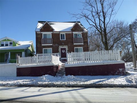 384 N Perry Street Pontiac City MI 48342