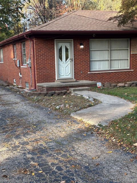 21550 Duns Scotus Street Southfield City MI 48075