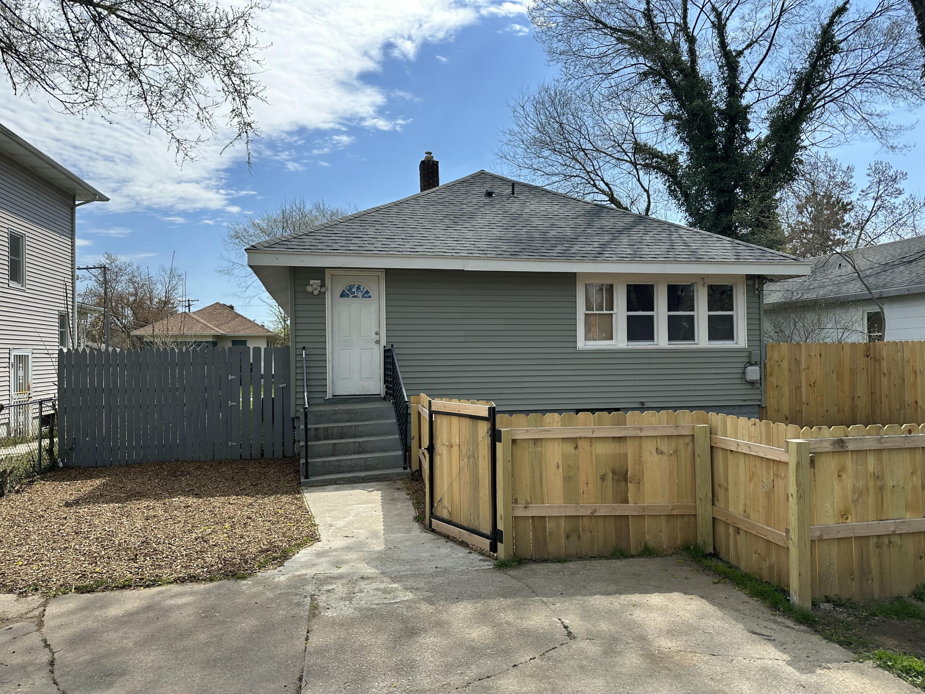 1014 Superior Street