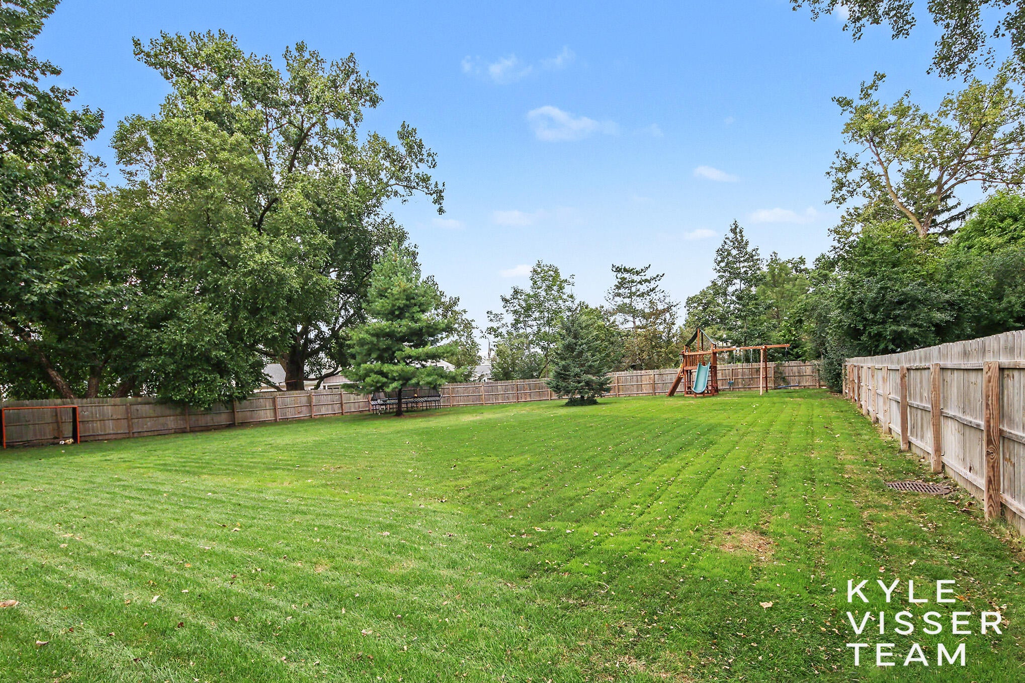 2861 Woodcliff Circle SE