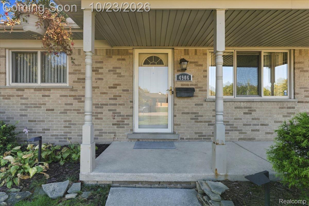 4906 Fairmont Court