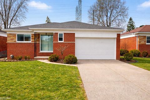 26155 Newport Avenue Warren City MI 48089