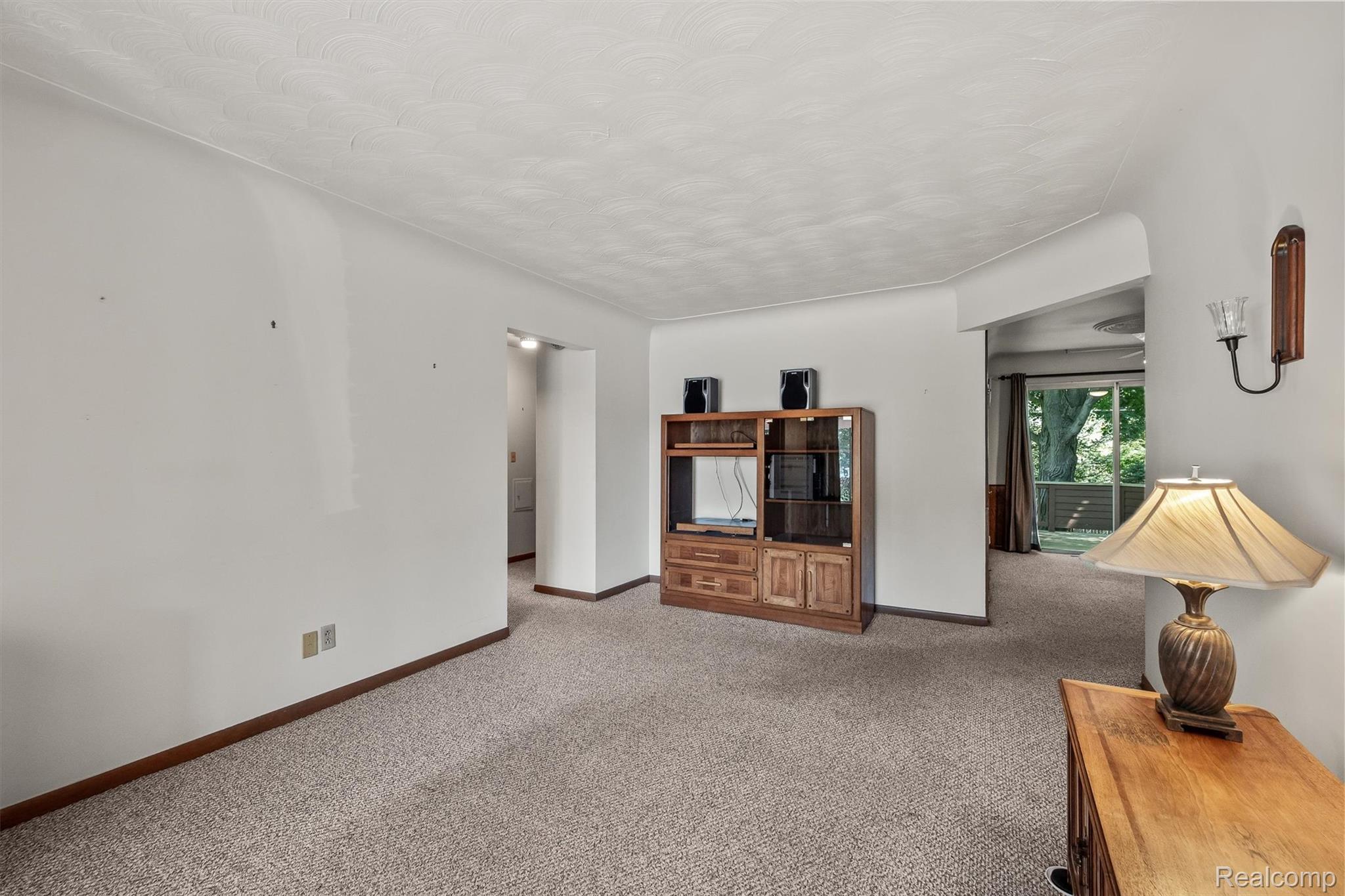 2550 W Walton Boulevard