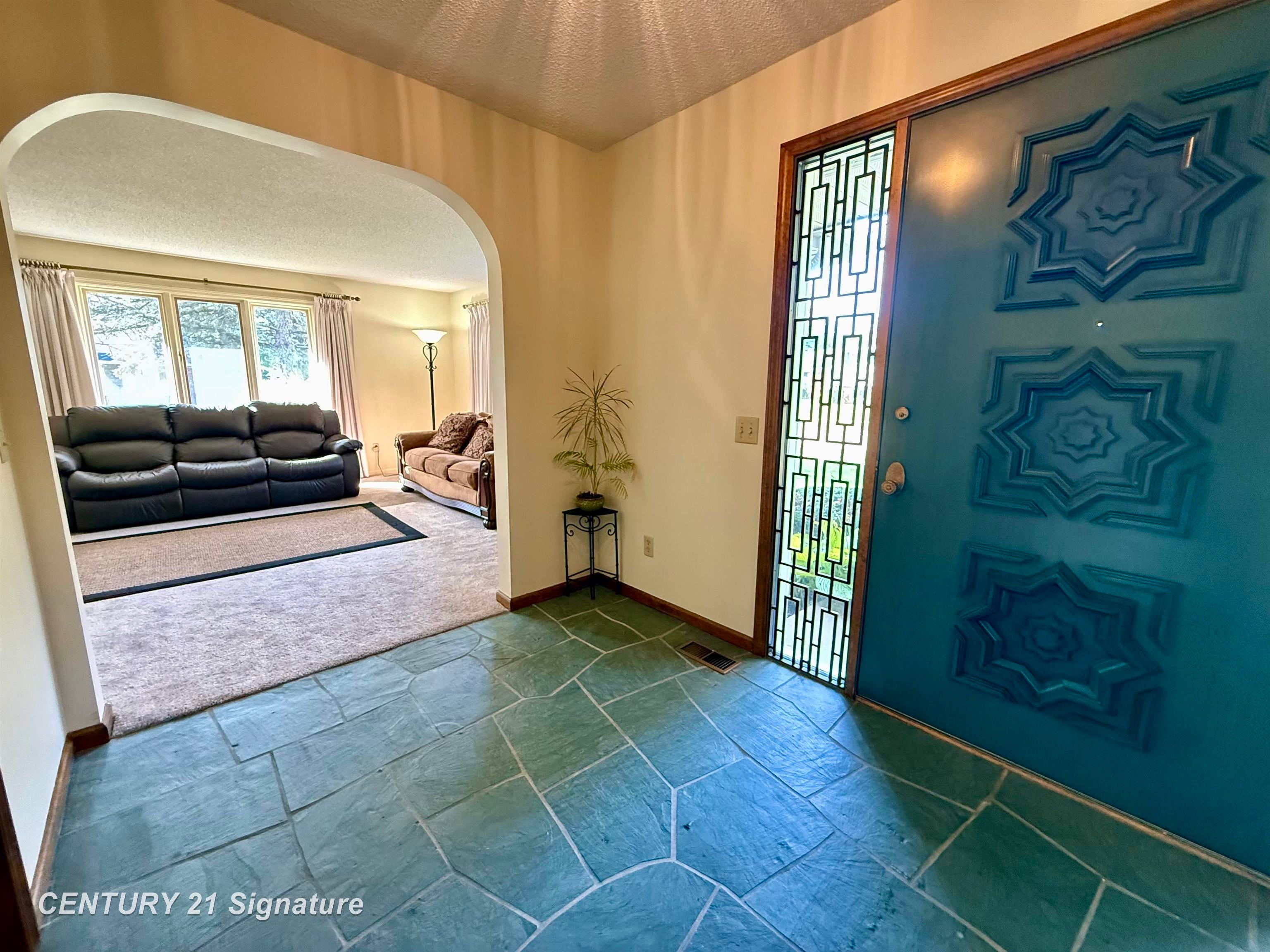 6 Ghia Court