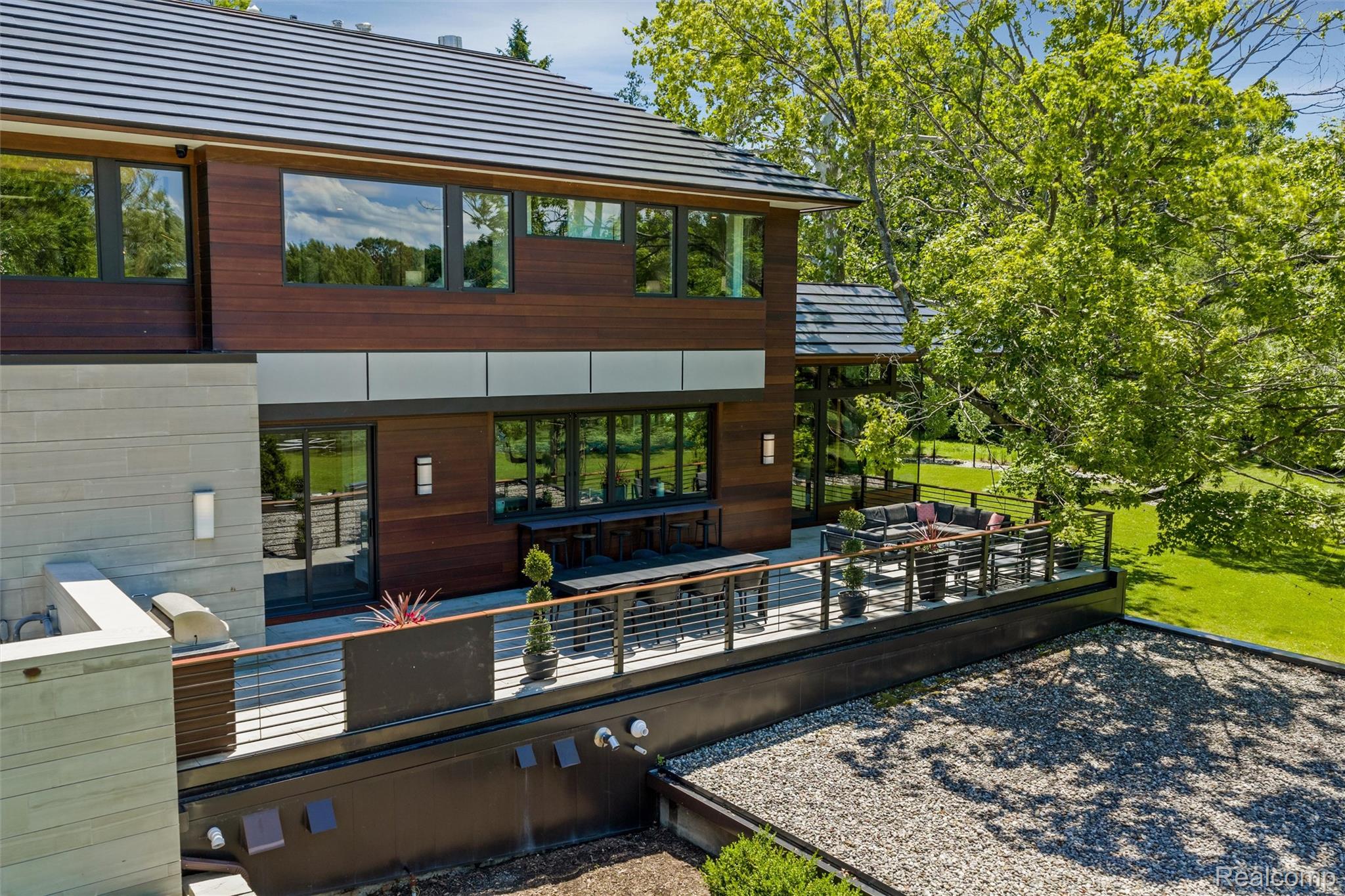 2700 Squirrel Road