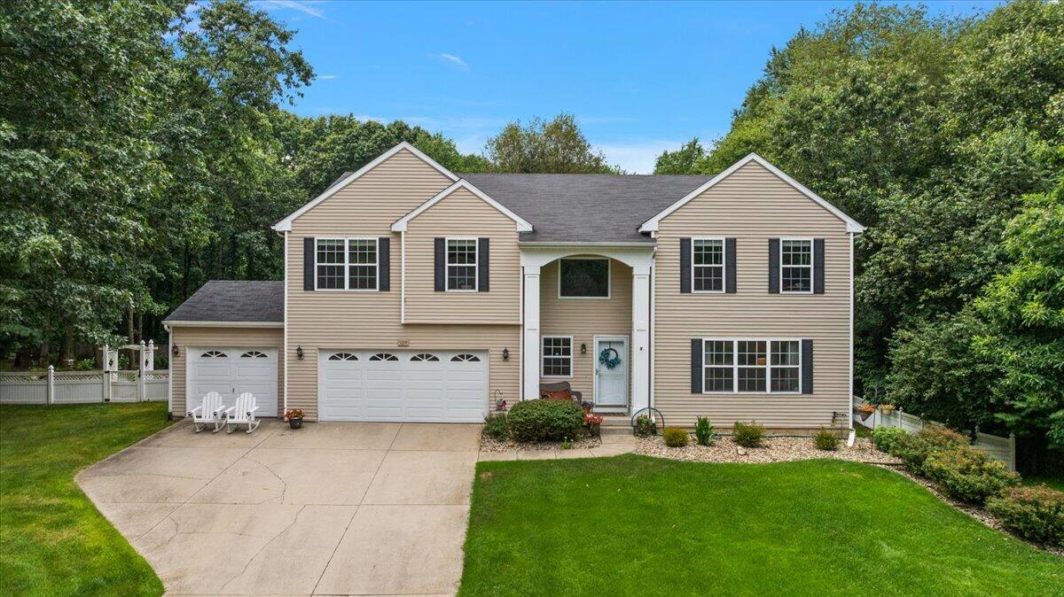 9354 Stratford Woods Trail