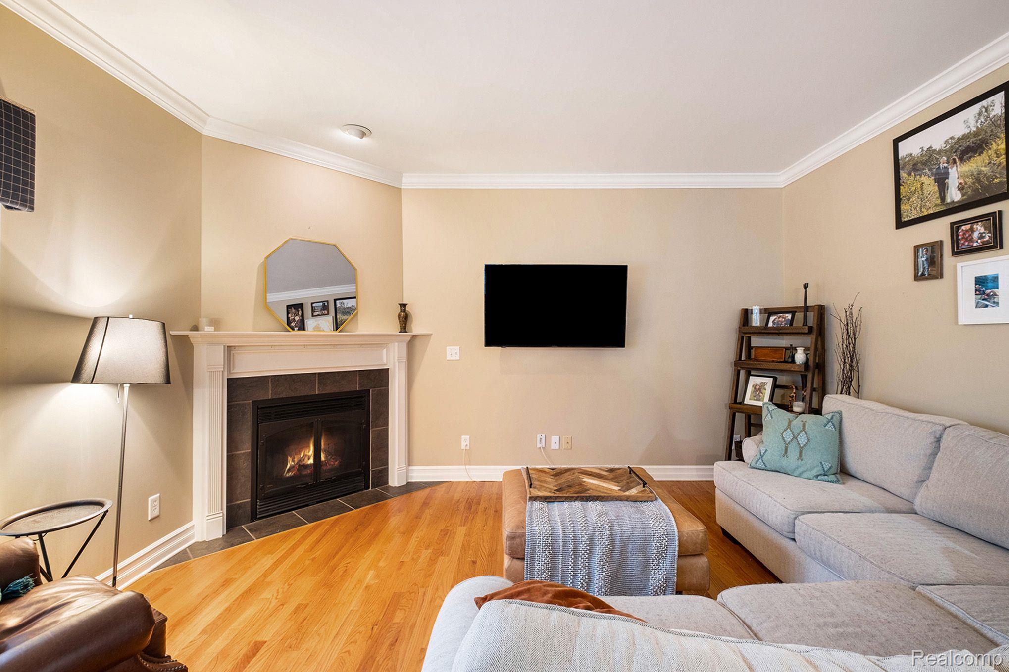 6382 Acorn Way