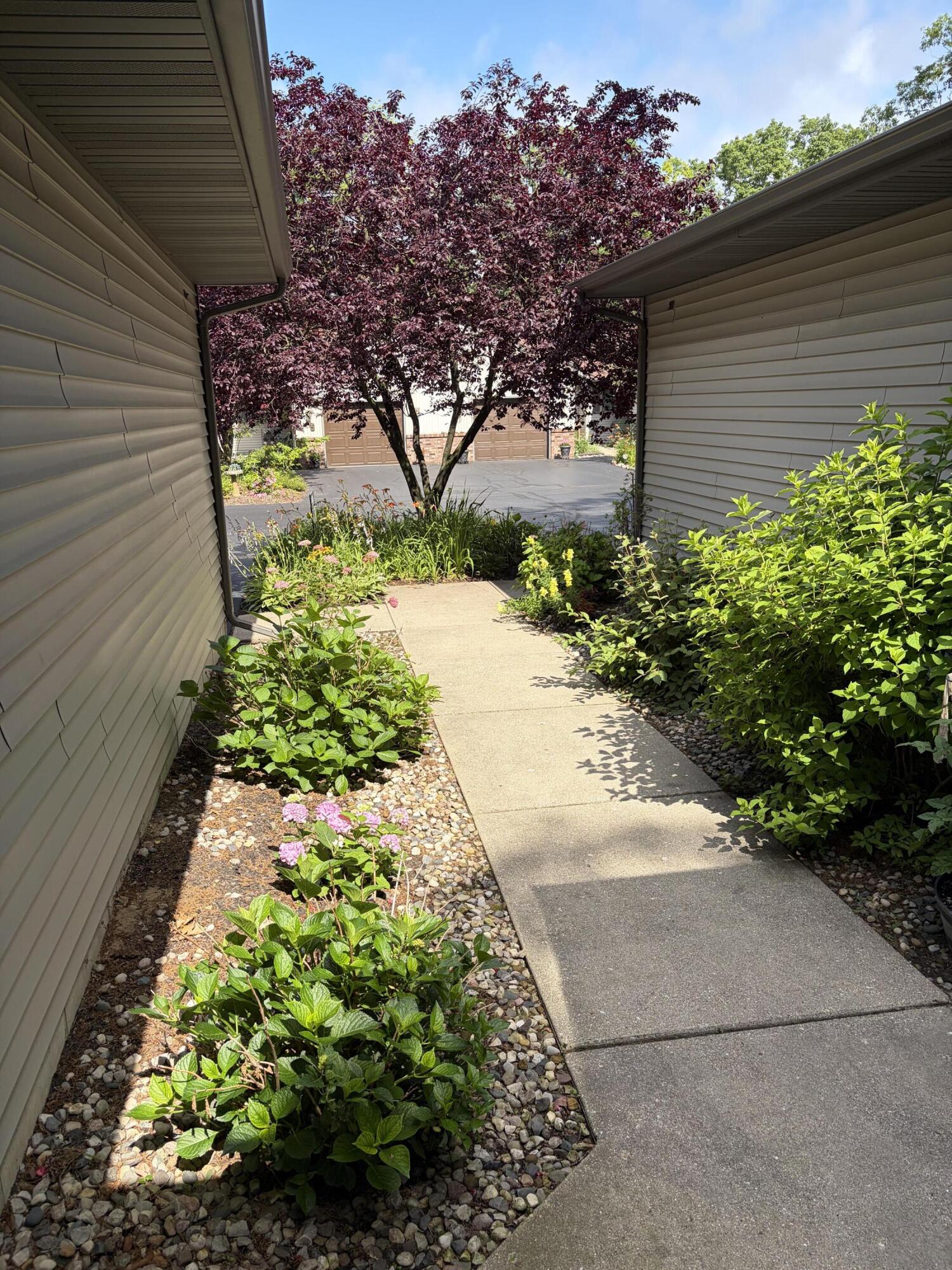 828 Highbanks Drive 21