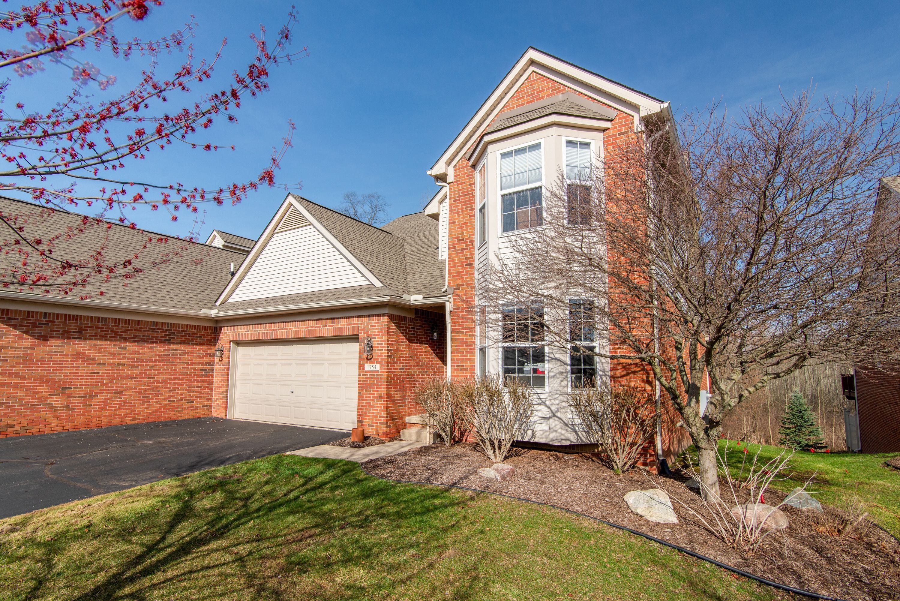 1754 GENOA Circle