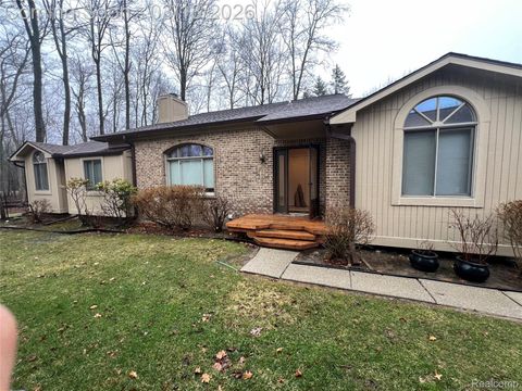 7420 Parkdale Street West Bloomfield Charter Township MI 48322