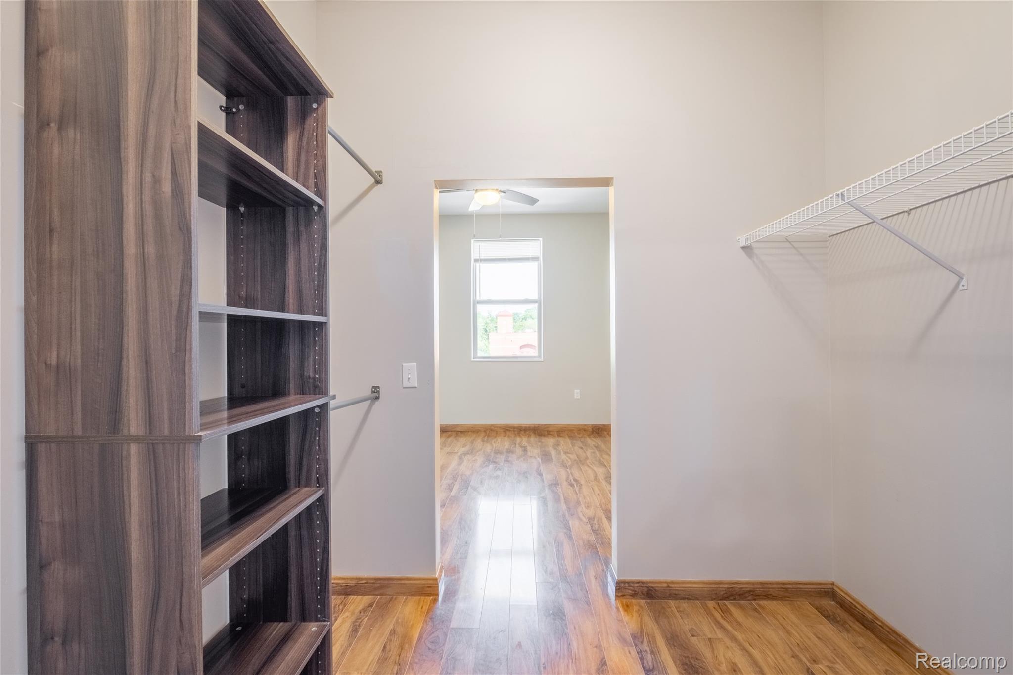 Fenton City, Michigan 48430, United States, 1 Bedroom Bedrooms, ,1 BathroomBathrooms,Residential,Pending,160046