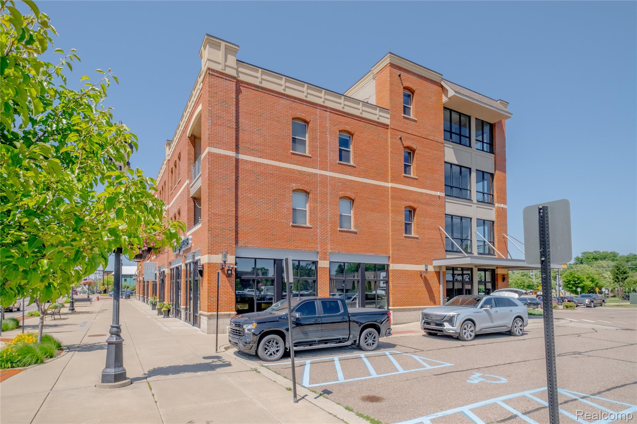 Fenton City, Michigan 48430, United States, 1 Bedroom Bedrooms, ,1 BathroomBathrooms,Residential,Pending,160046