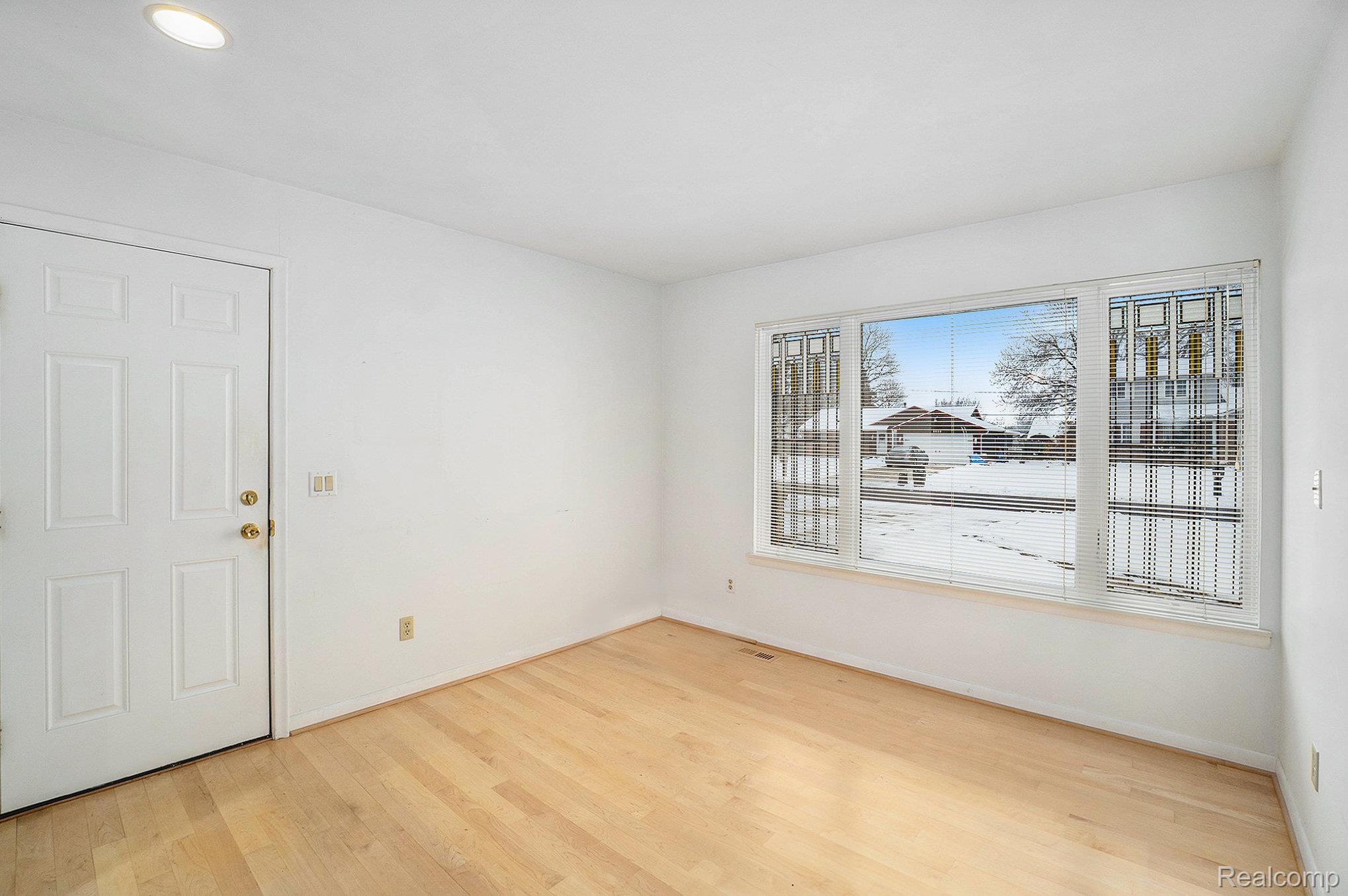 5023 Spring Well Lane