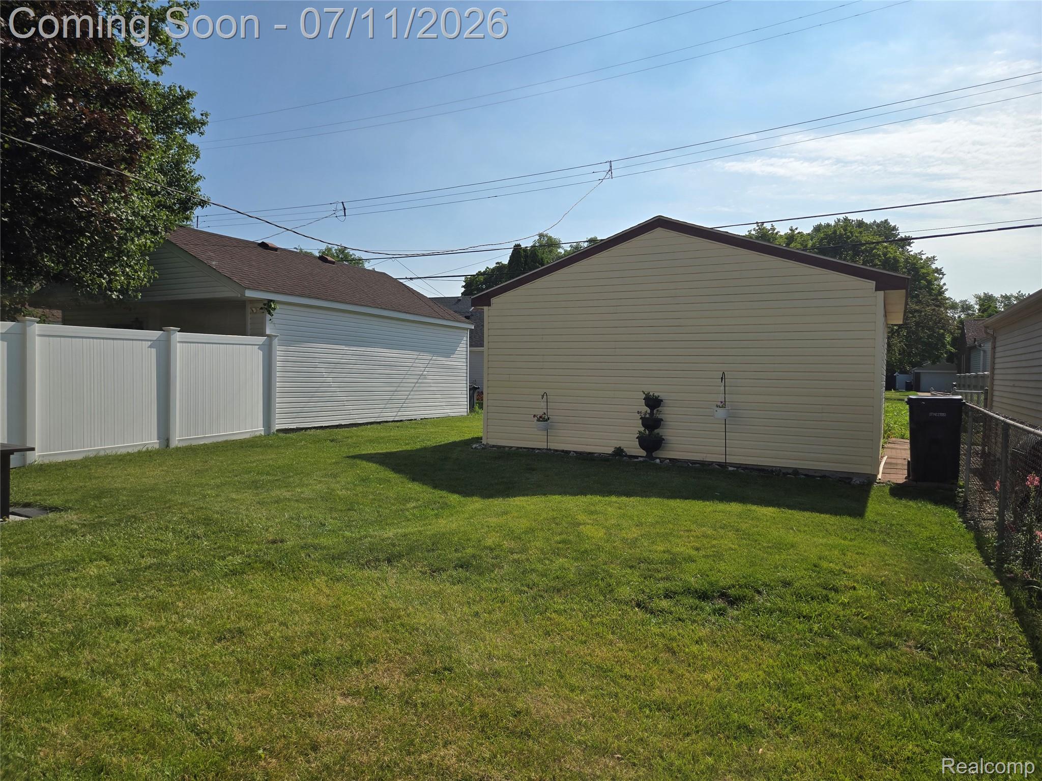 2239 22ND 22nd Street