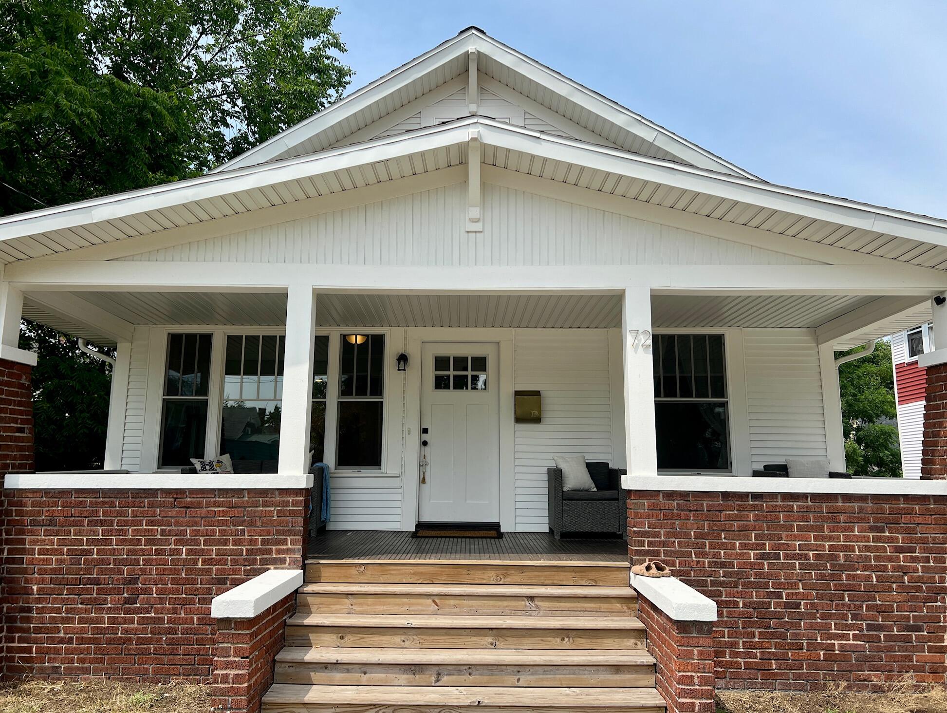 72 E Grand Avenue