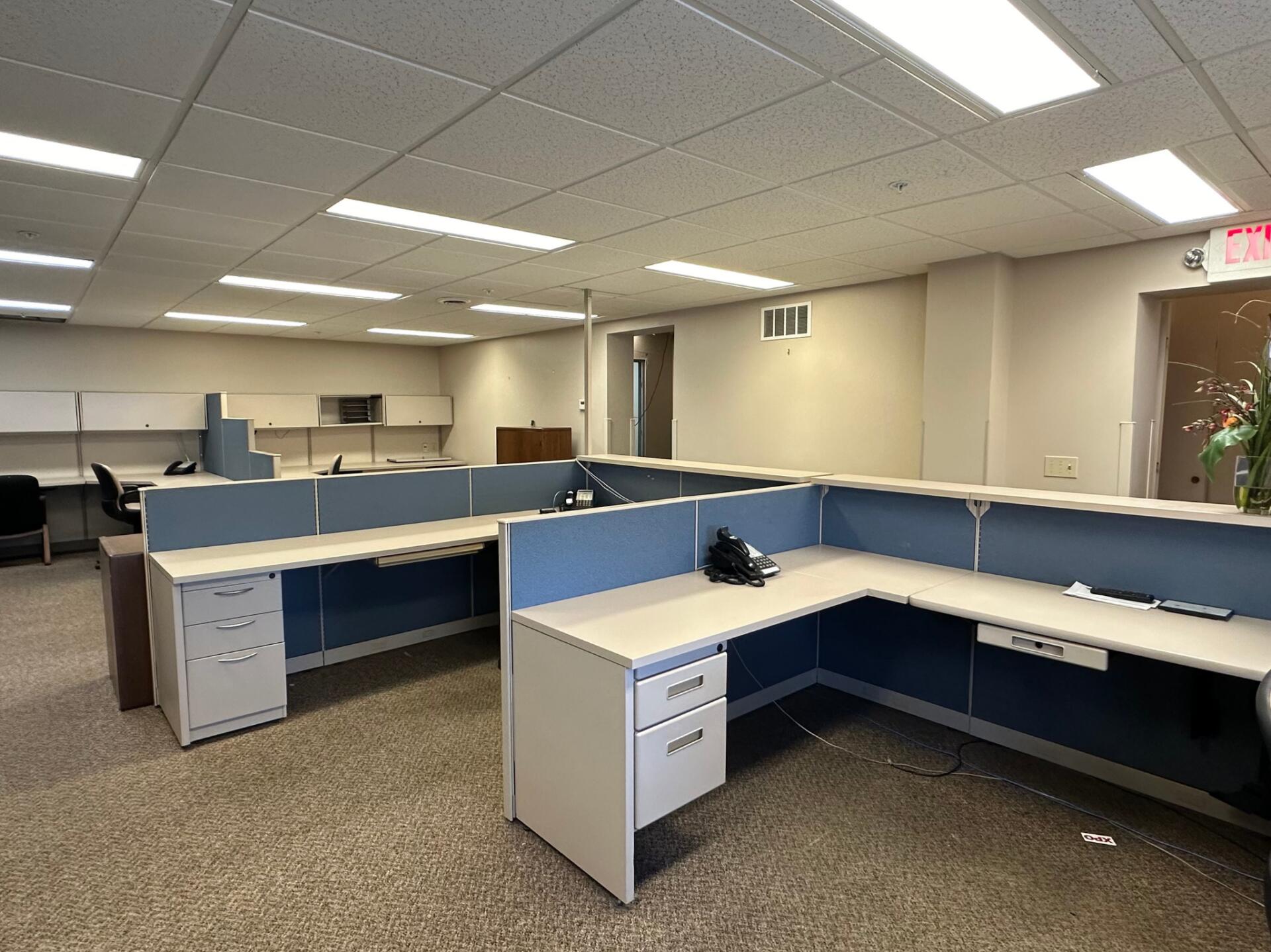 1206 E Crosstown Parkway Entire bldg