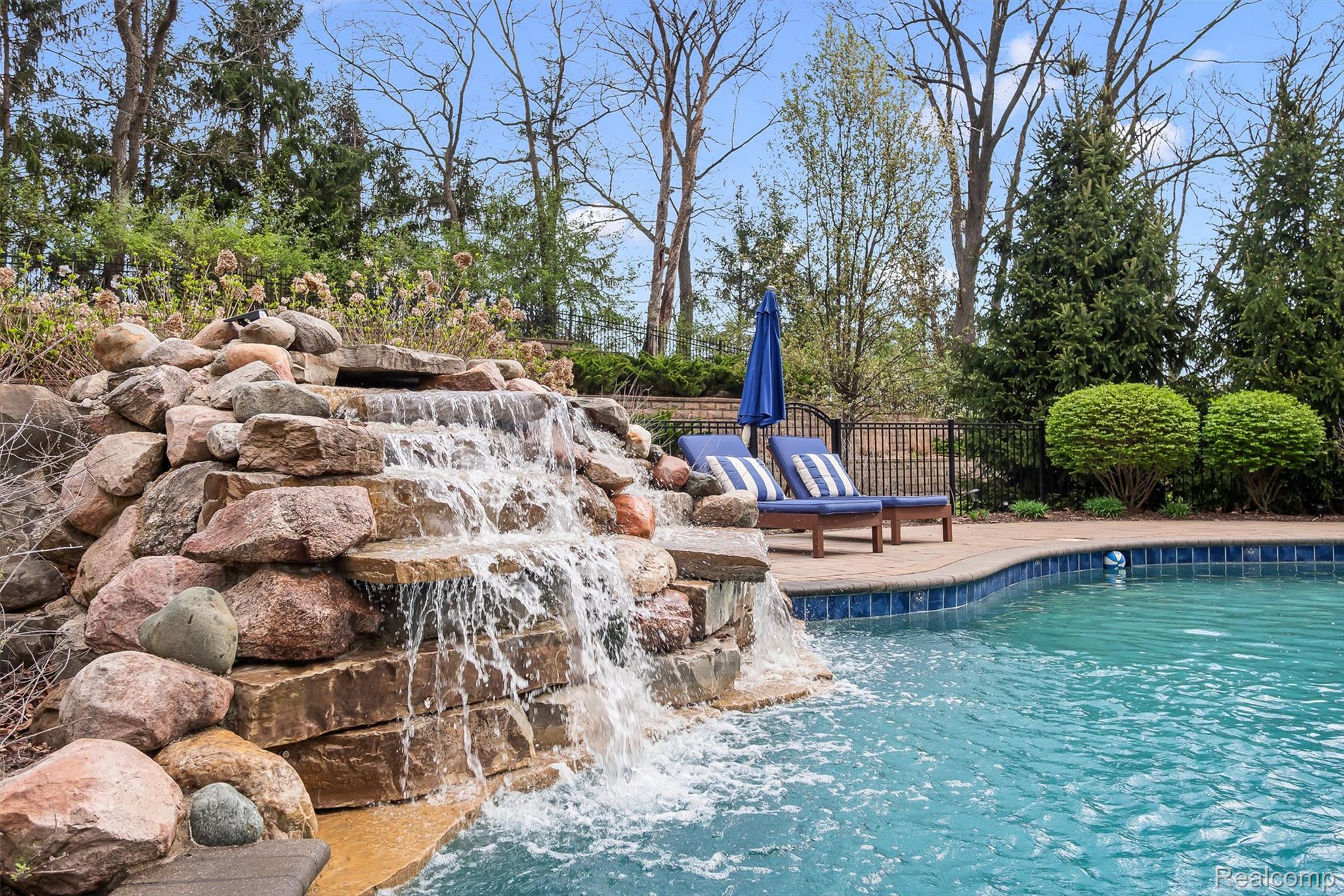 2482 Highland Drive