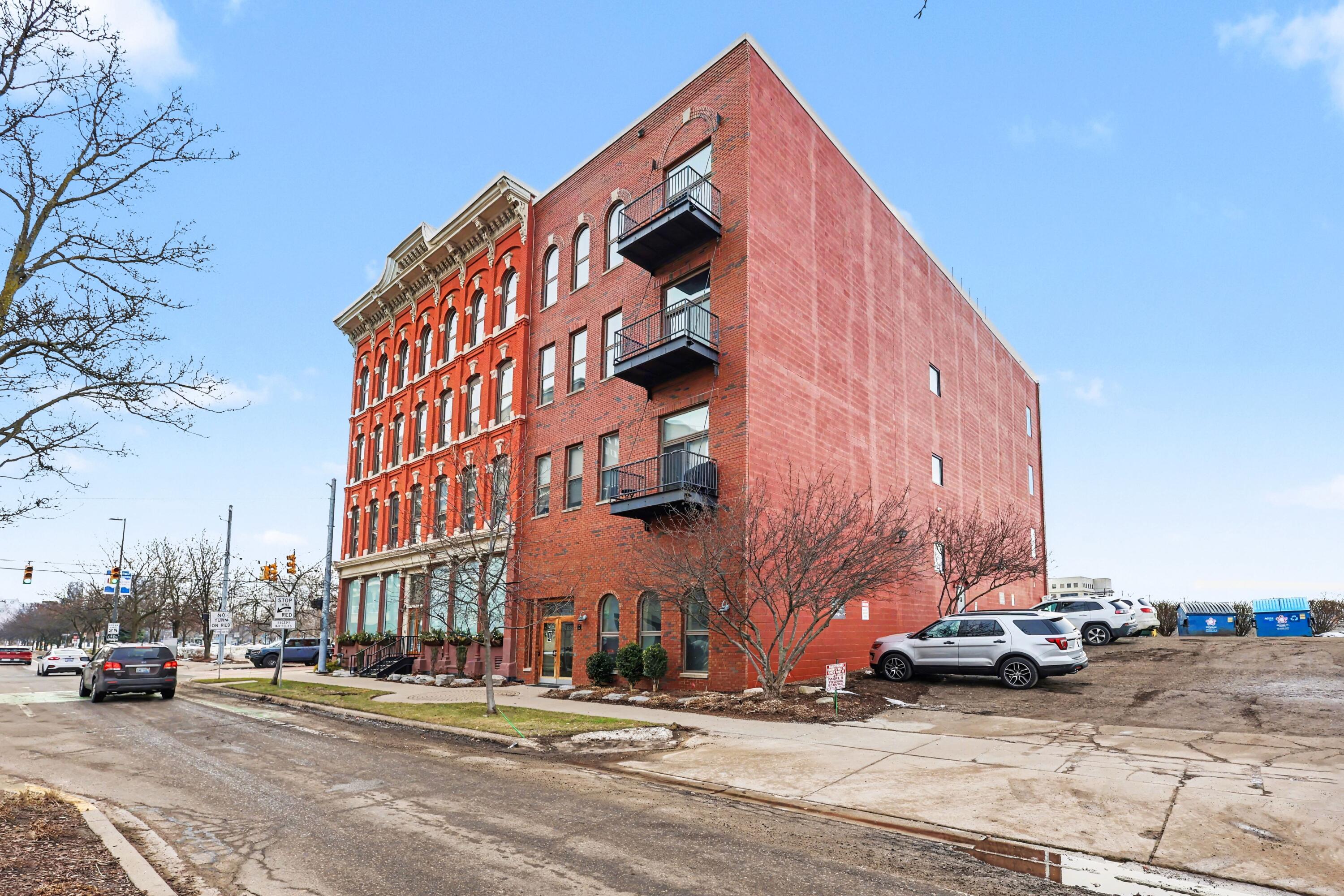 801 Monroe Avenue NW 105