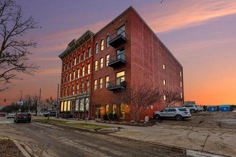 801 Monroe Avenue NW 105 Grand Rapids City MI 49503