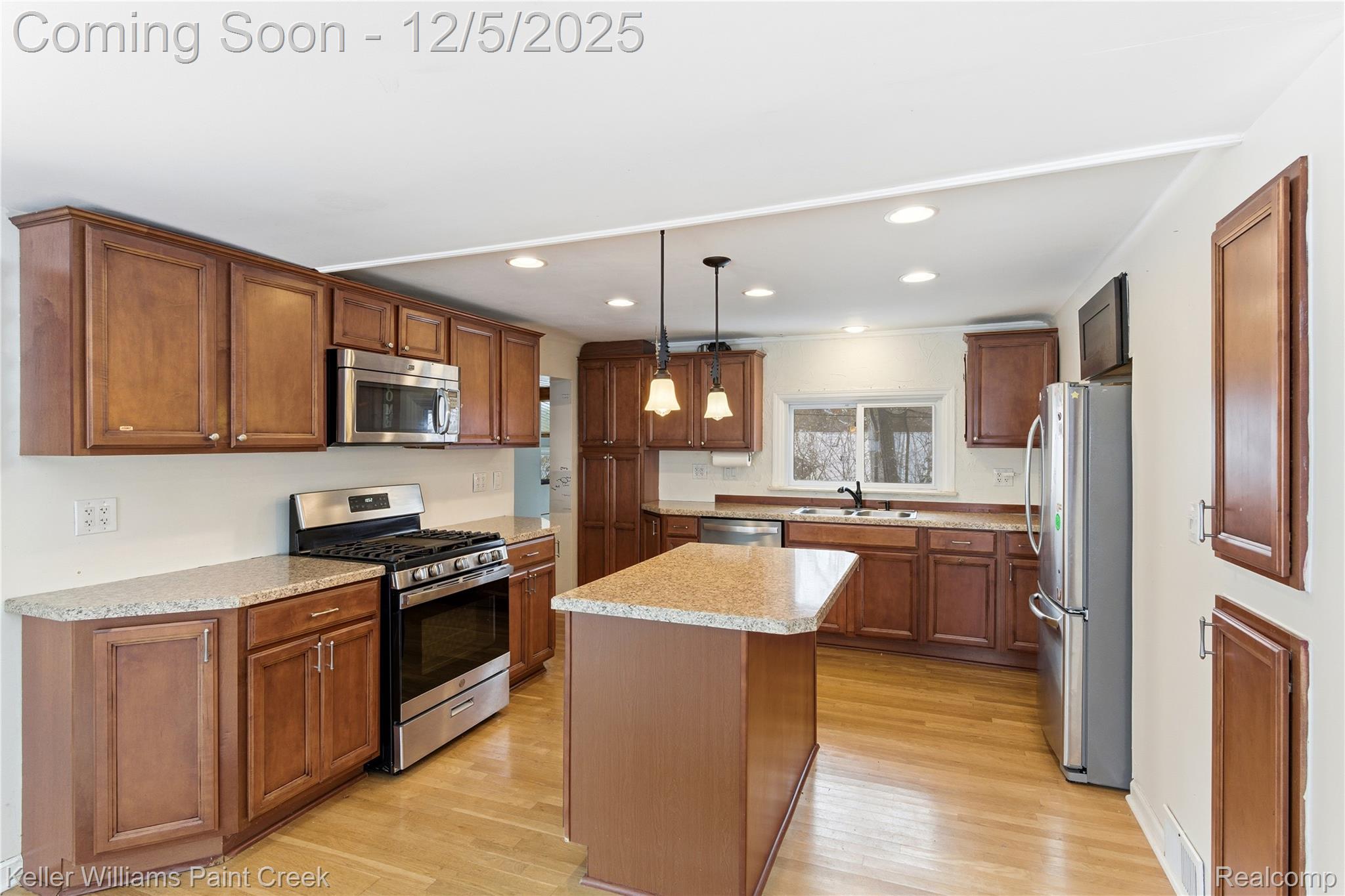 915 Dollar Bay Drive