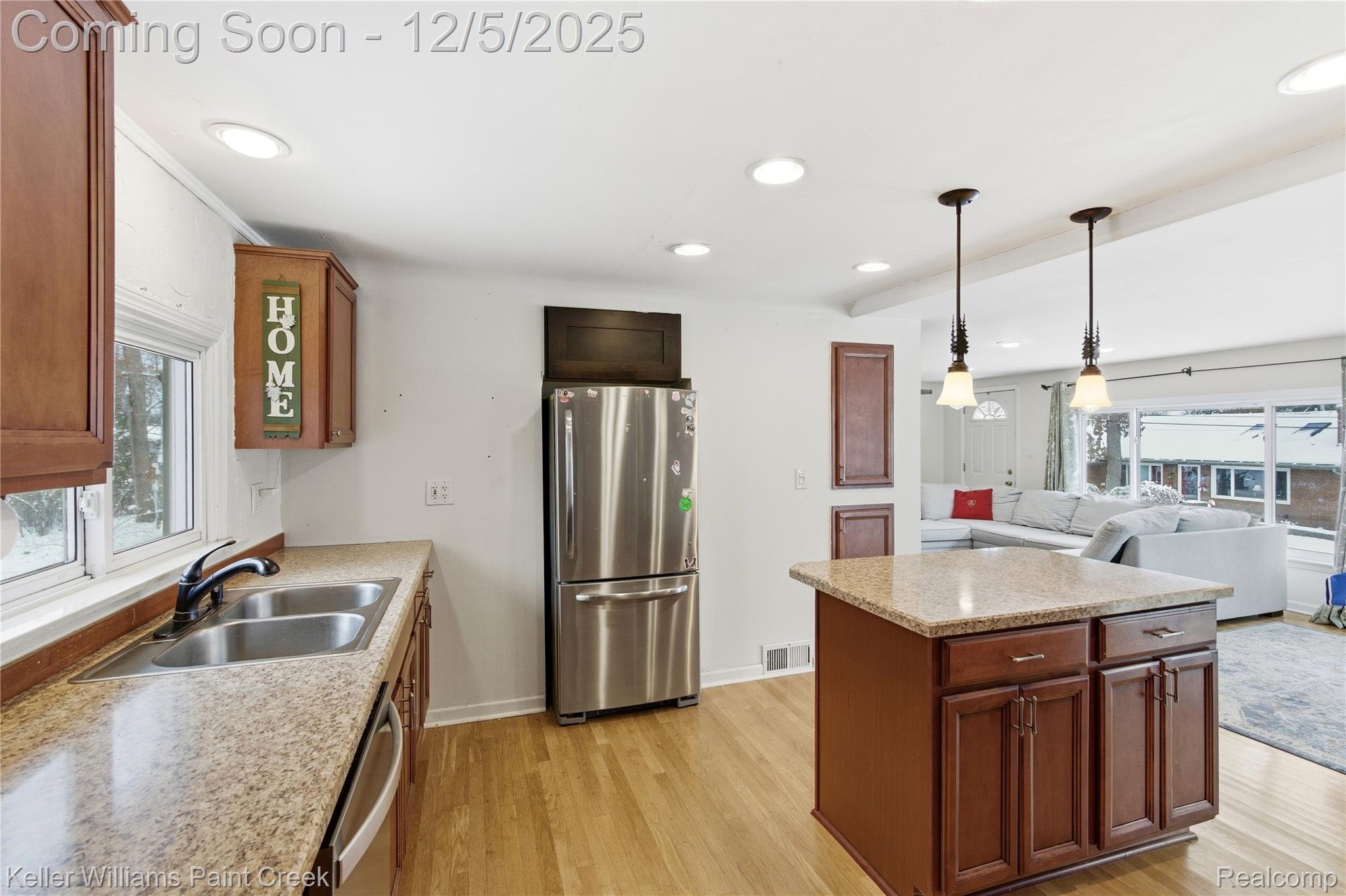 915 Dollar Bay Drive