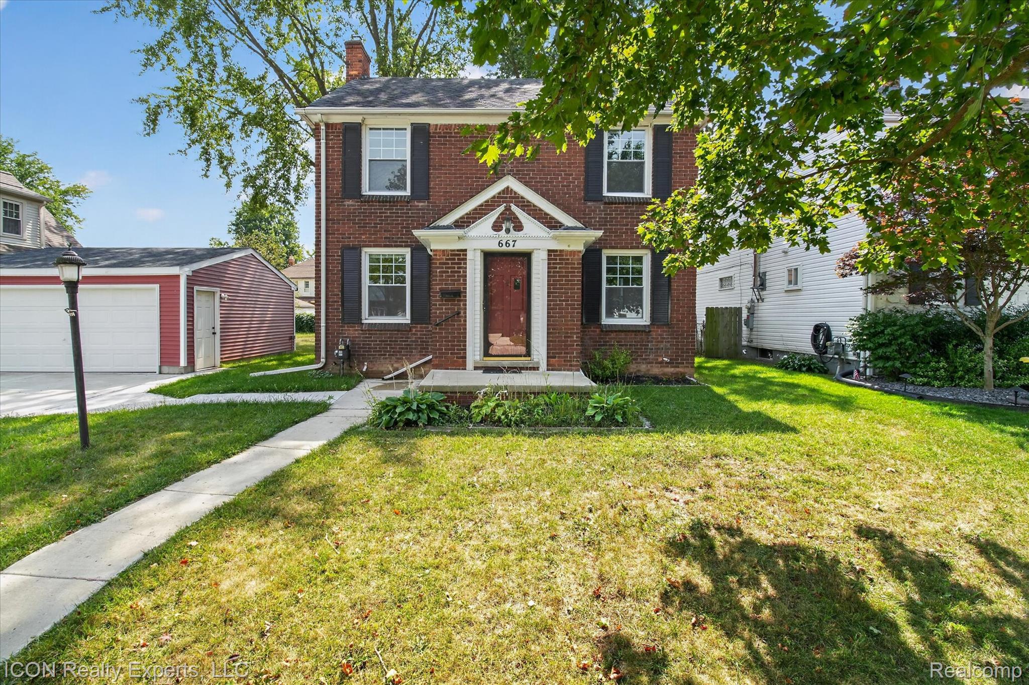 667 North Drive