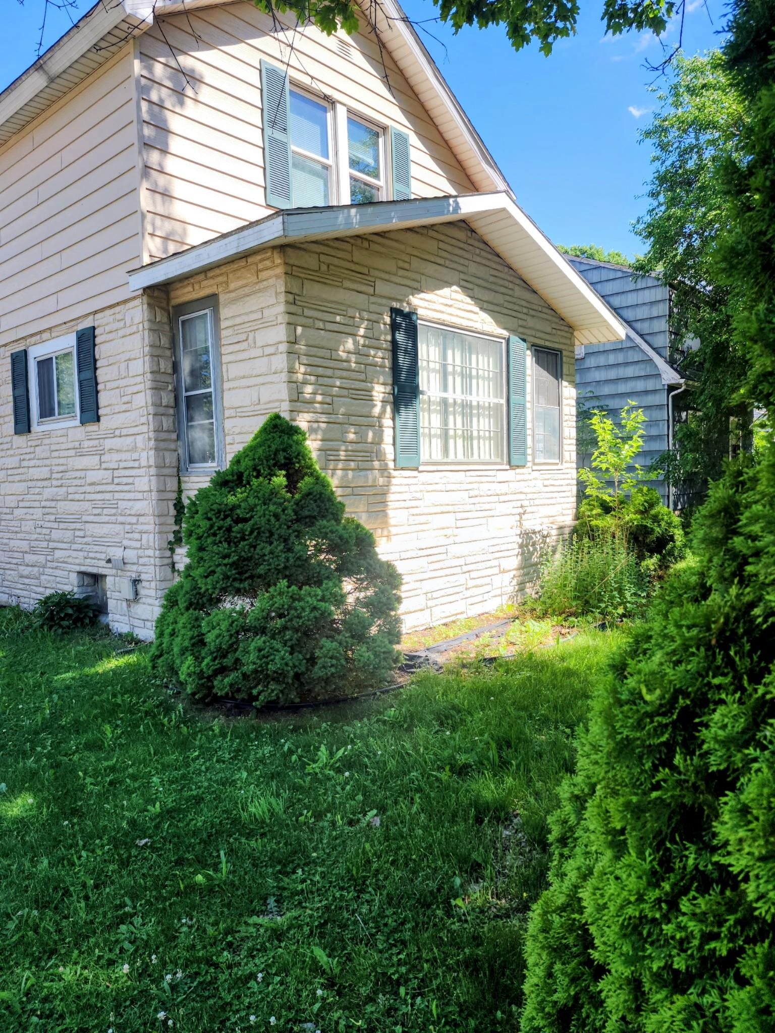 310 N Mountain Street
