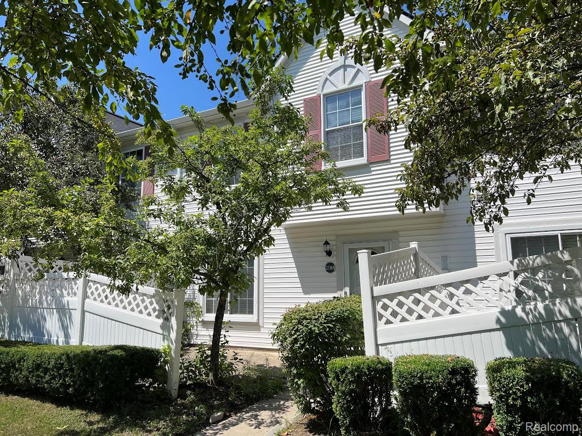 22368 CAPE COD Way