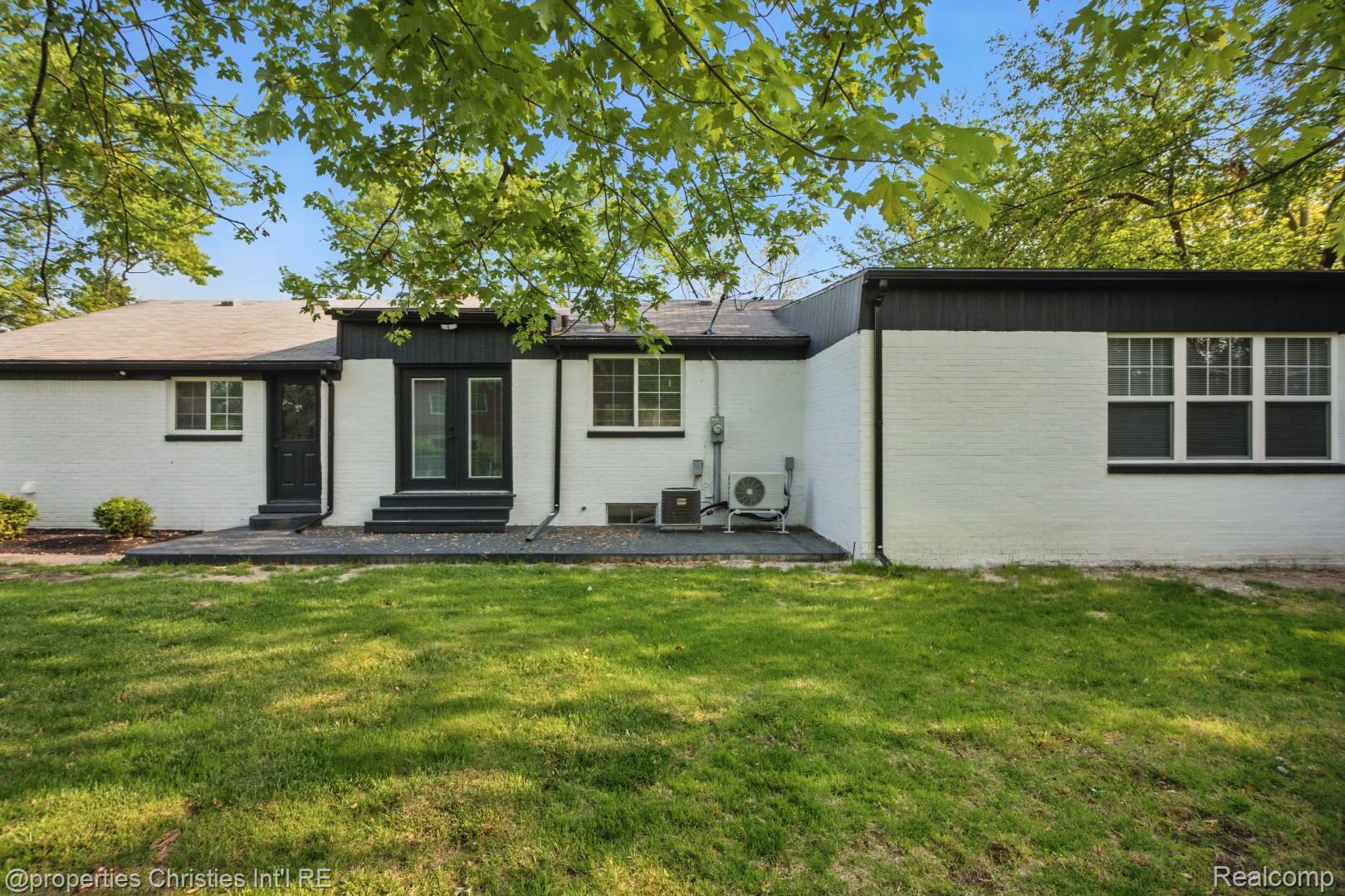 18051 Locherbie Avenue