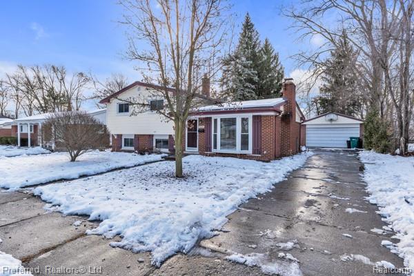 33155 Meadowlark Street