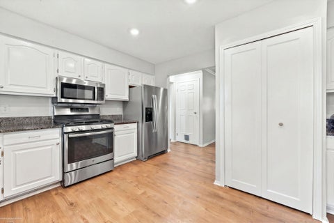 Tiny photo for 1017 Barneswood Lane, Rochester Hills City, MI 48306 (MLS # 58050225454)