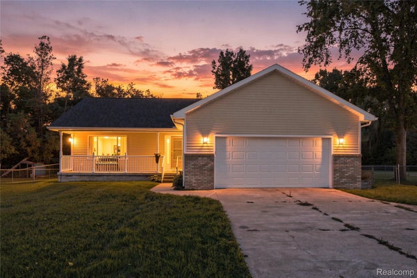 10492 CLARK RD, DAVISON, MI 48423 - Image 492f65f7f3077ae439d05d3b2fba9204/1491431618