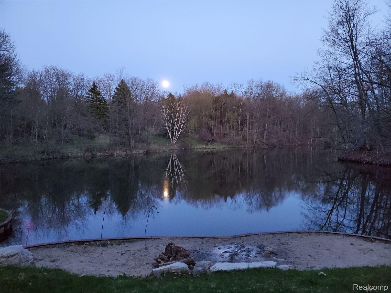 Hadley Township, Michigan 48438, United States, 5 Bedrooms Bedrooms, ,4 BathroomsBathrooms,Residential,Active,15137