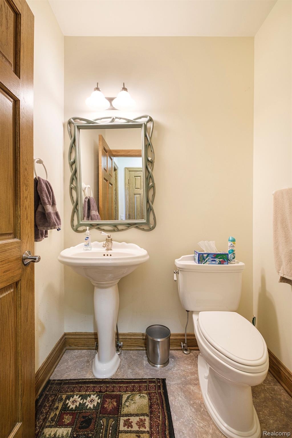 Hadley Township, Michigan 48438, United States, 5 Bedrooms Bedrooms, ,4 BathroomsBathrooms,Residential,Active,15137