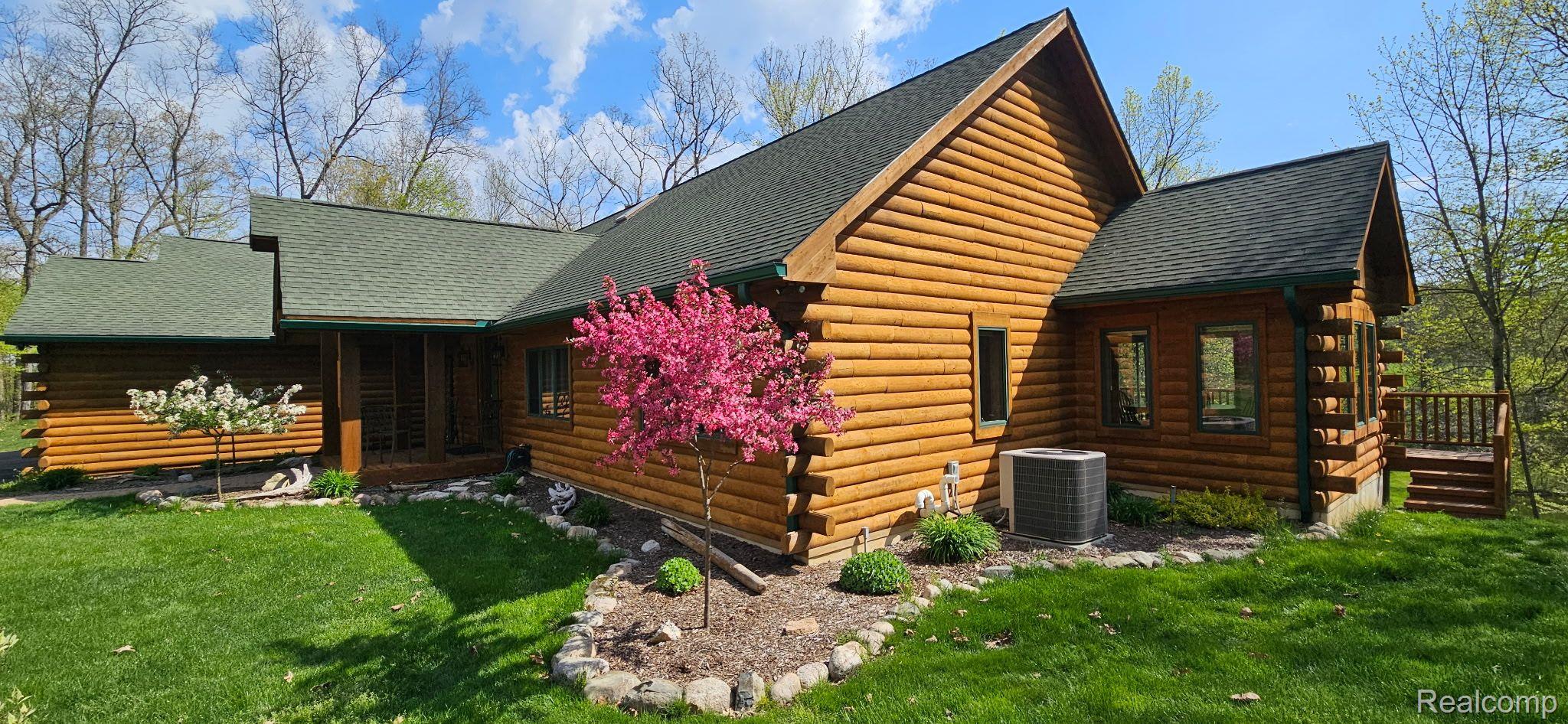 Hadley Township, Michigan 48438, United States, 5 Bedrooms Bedrooms, ,4 BathroomsBathrooms,Residential,Active,15137