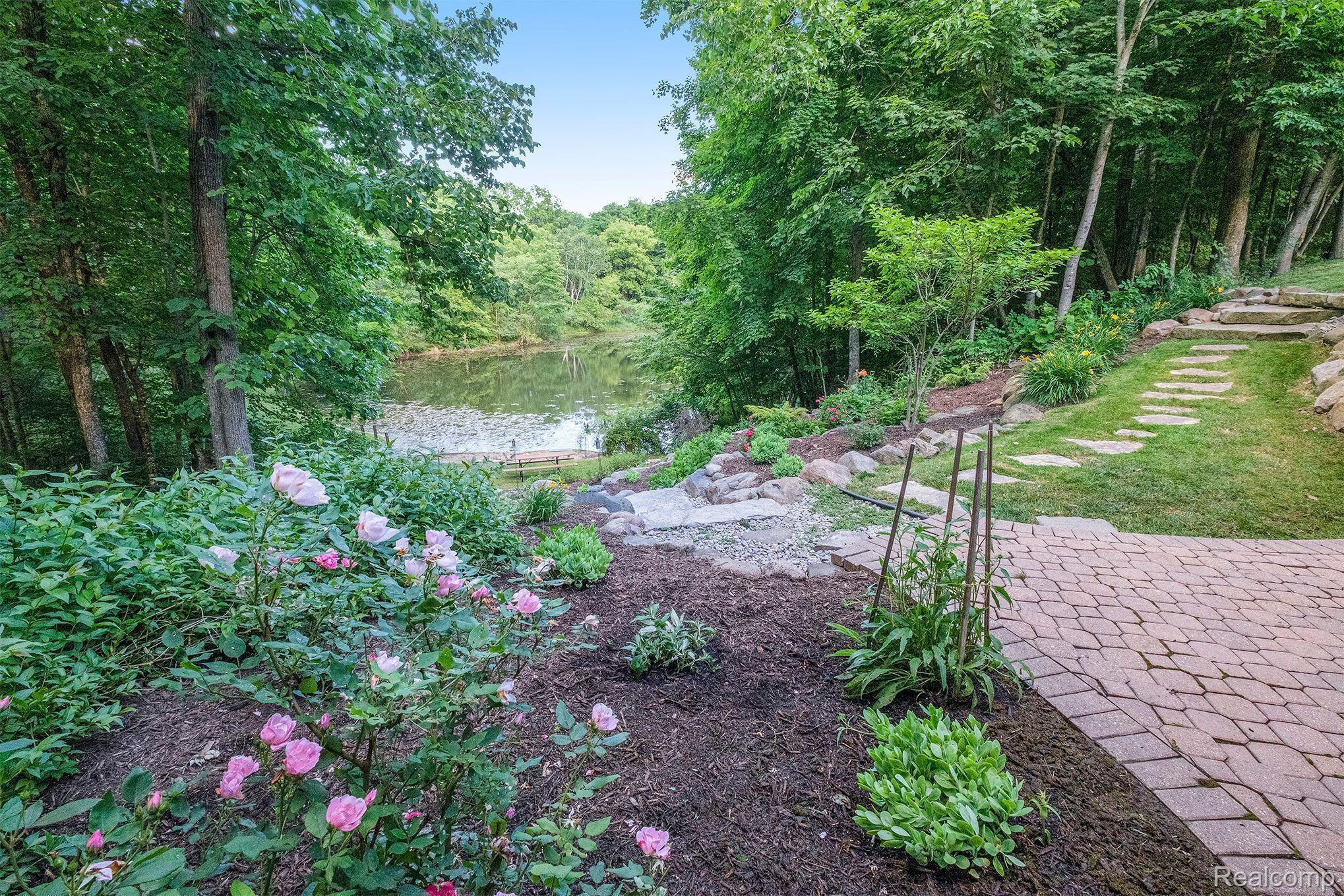 Hadley Township, Michigan 48438, United States, 5 Bedrooms Bedrooms, ,4 BathroomsBathrooms,Residential,Active,15137