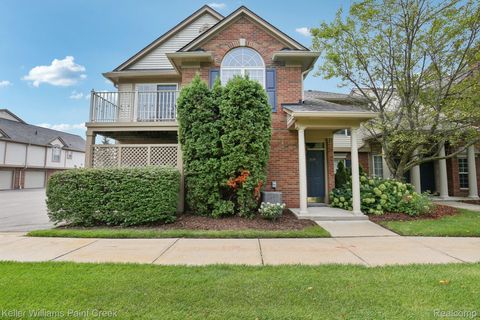 3574 Oakmonte Boulevard Oakland Charter Township MI 48306