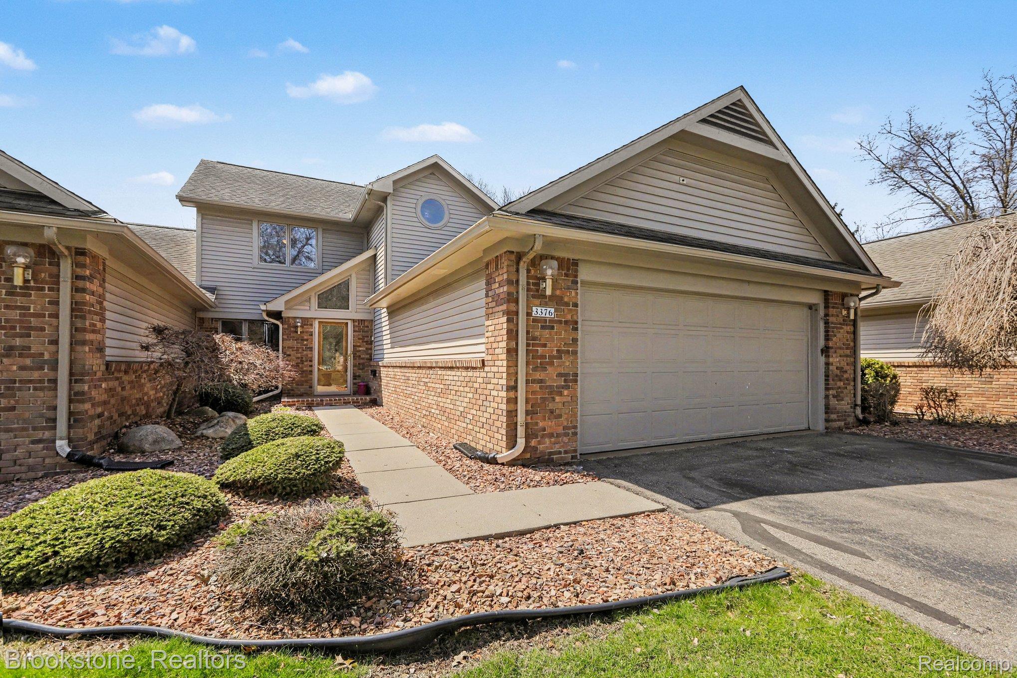3376 Rivers Edge Drive