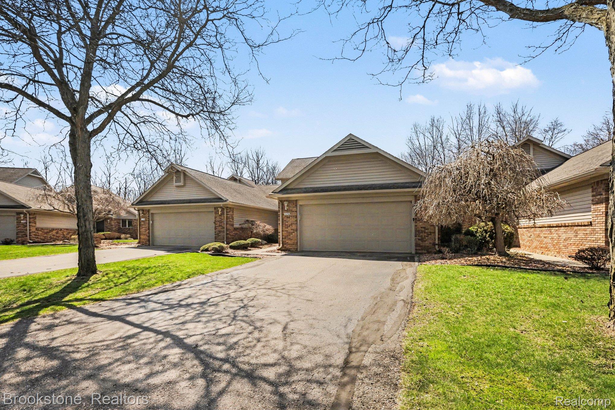 3376 Rivers Edge Drive