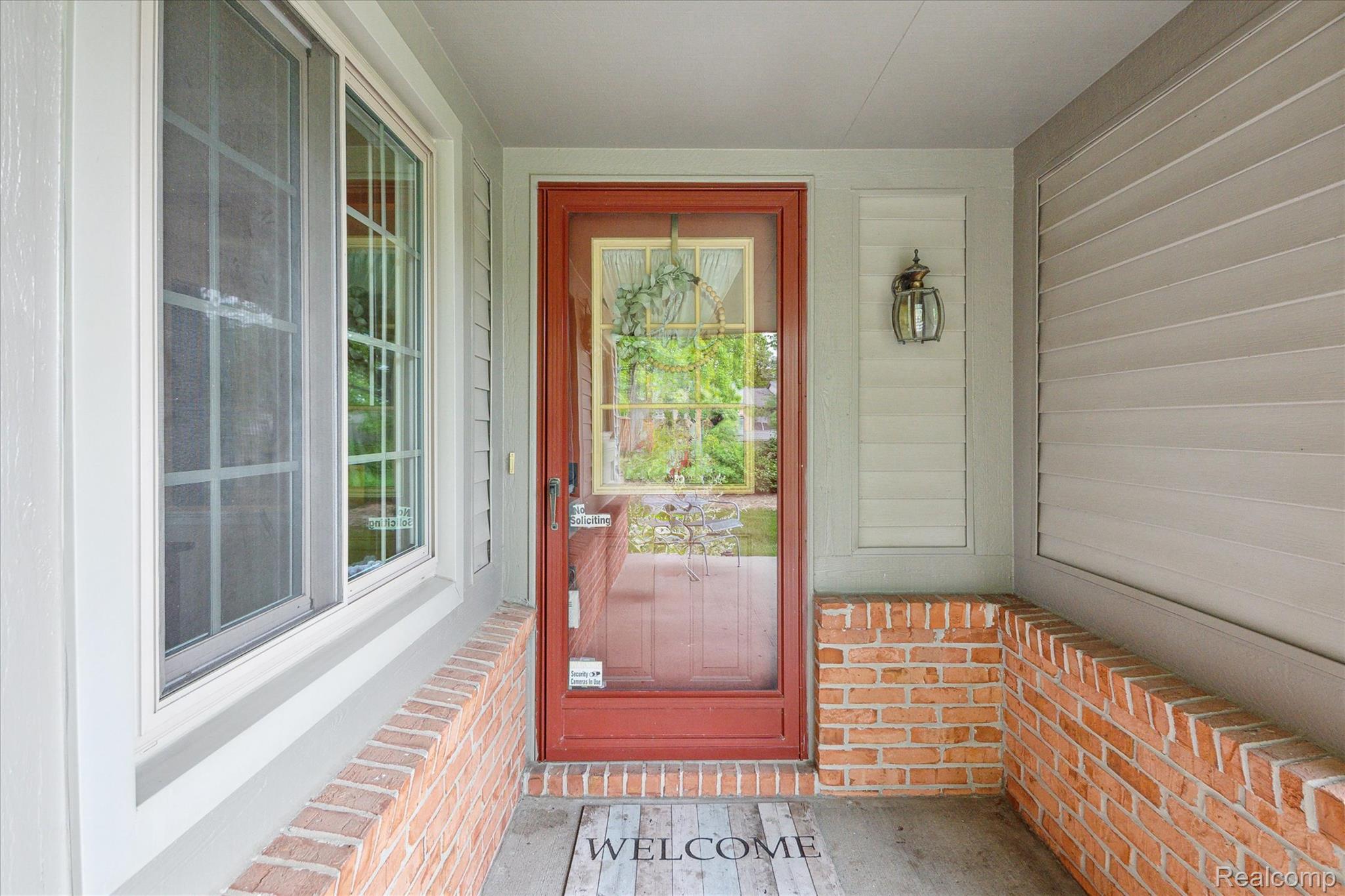 995 HICKORY Drive