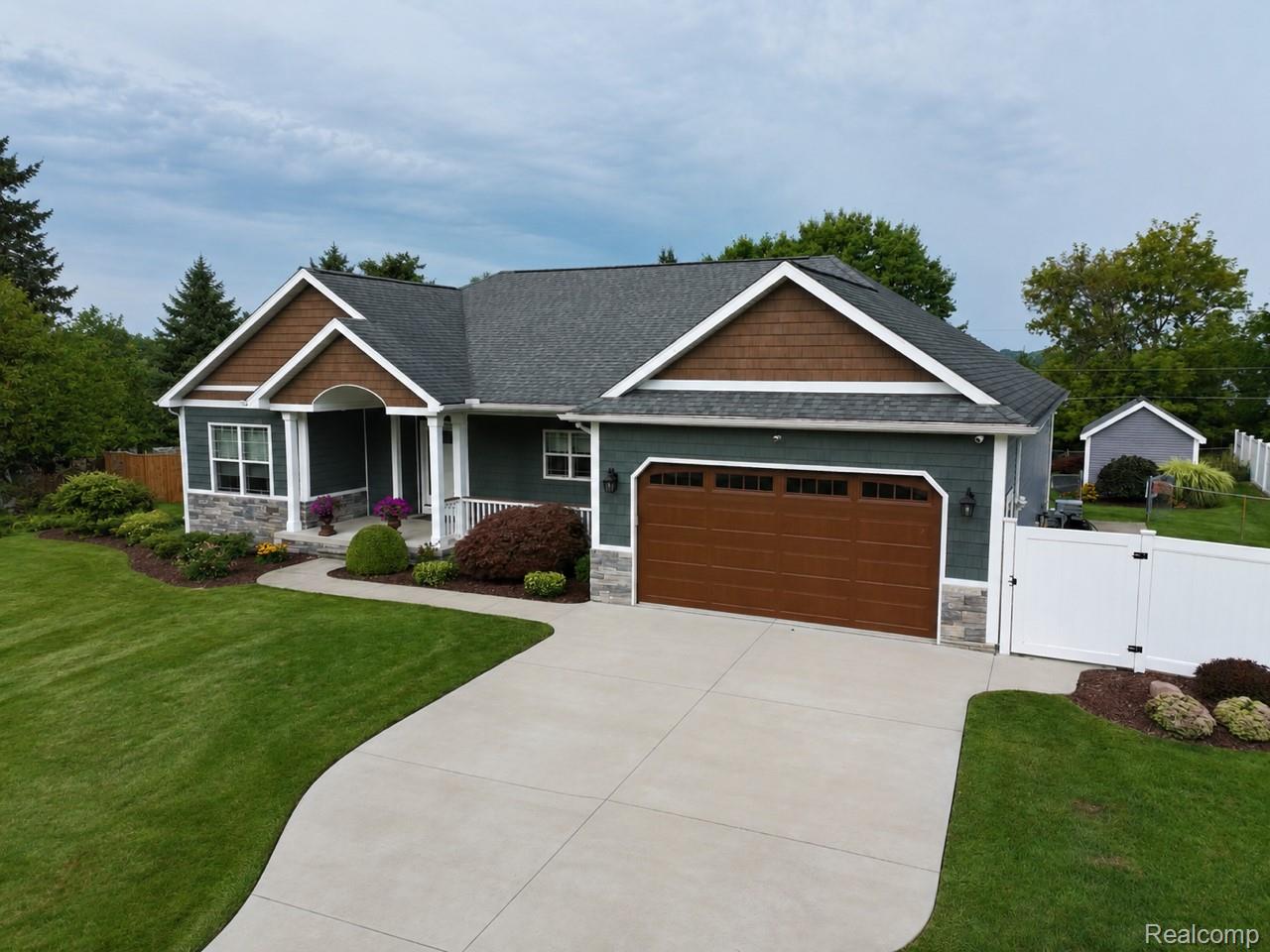 1112 Don Wayne Drive