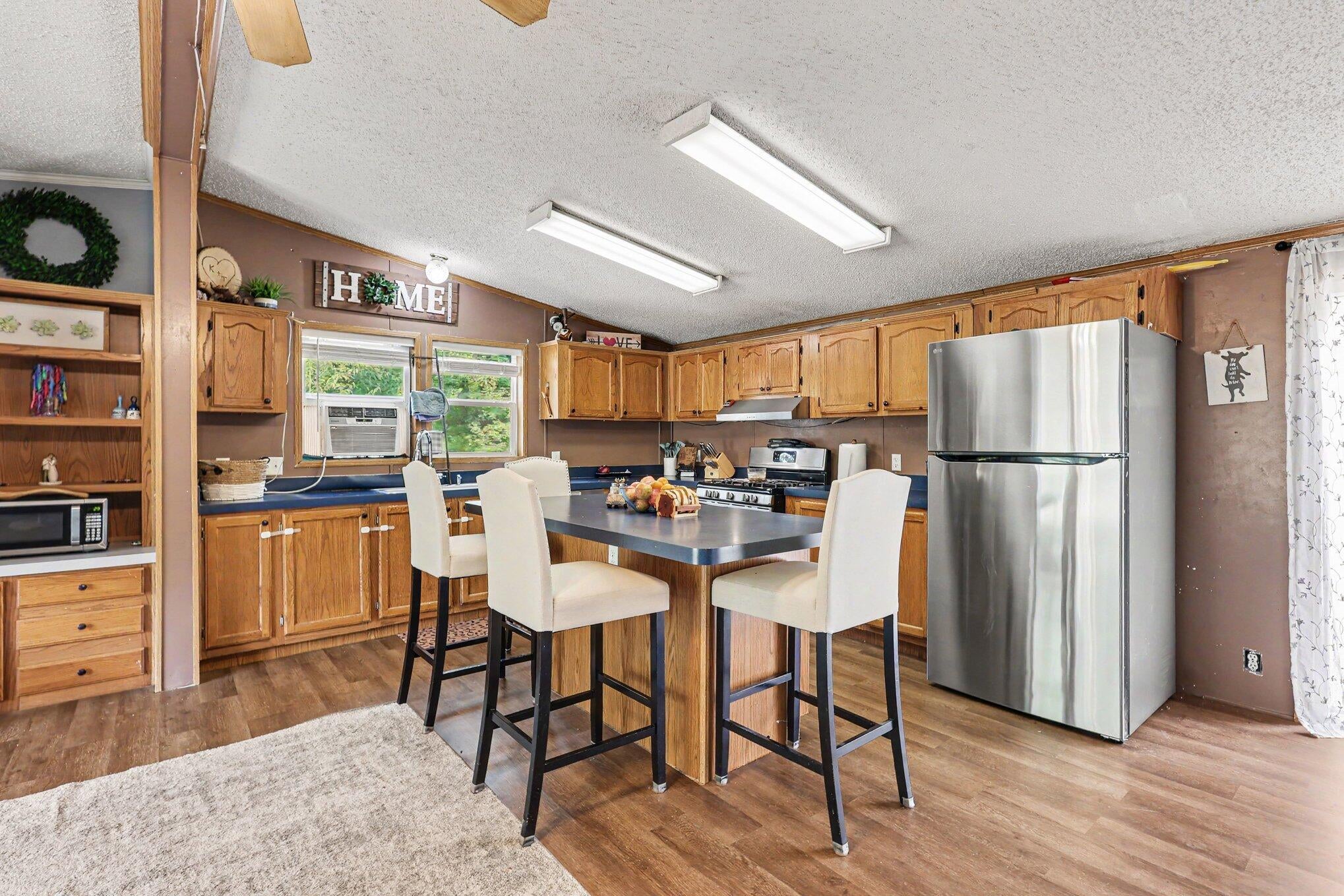 5525 Holton Whitehall Road