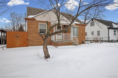 18890 Birmingham Street Roseville City MI 48066